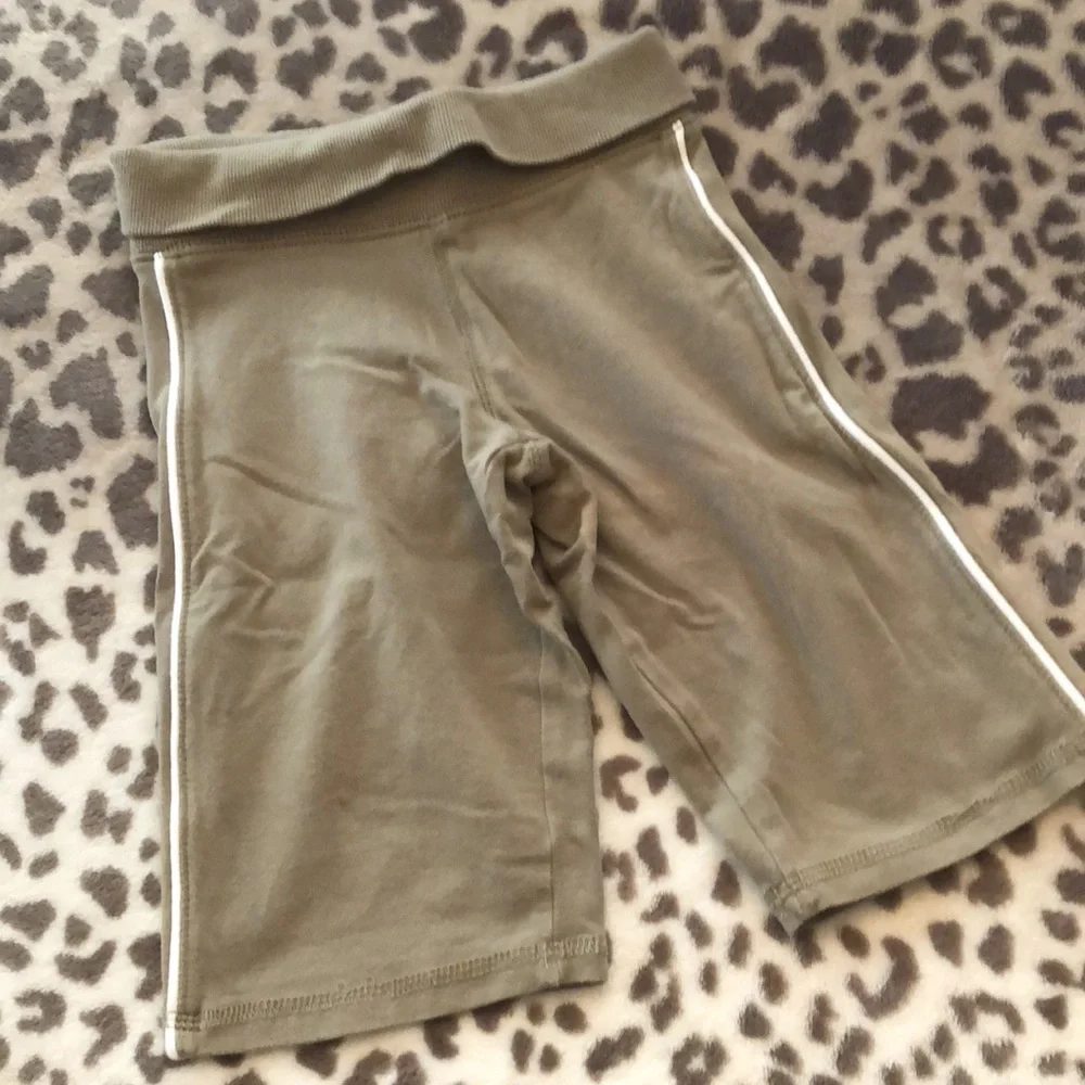 Old Navy Olive Green Yoga Foldover Wide Leg Pants Leggings Size 2T